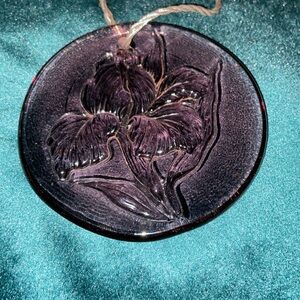 LAVENDER ETCHED GLASS IRIS ON SILVER CORD.